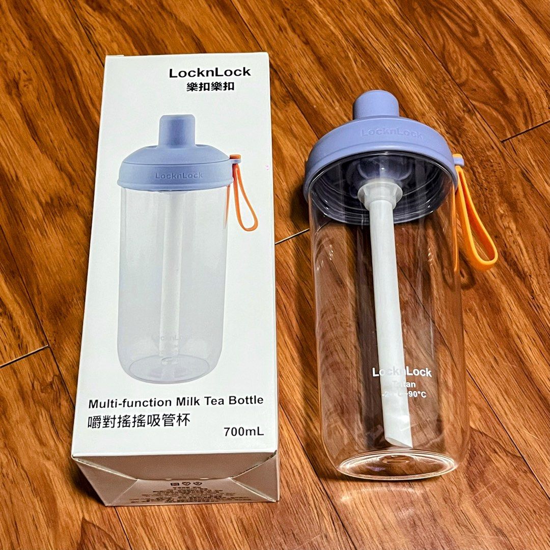 由 vekick925 (刊登 ID 1383988486，圖片 1) 提交，位於 台北市 (Taipei) 的 全新Lock&Lock樂扣樂扣-嚼對搖搖吸管杯700ml [藍]！Tritan材質x大容量～雙北可面交！ (類別：水杯、水壺)，說明：抽獎抽中，全新未使用 只有一個，雙北可面交。
