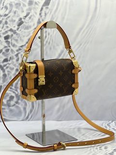 (Category: ) located in . Submitted by redrabbitluxury_singpore (Listing ID 1383904902, Image 1). Description: .
