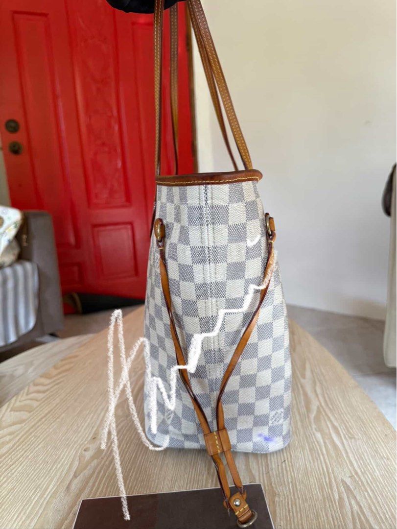 LV neverfull Damier Azur Canvas MM (Category: Luxury Bags & Wallets) located in Manila. Submitted by amari_ry19 (Listing ID 1383844619, Image 2). Description: Authentic. My prelove bag. Fixed price. All photos posted for authenticity Has Authenticity certificate Checked with Luxury bag cleaning (Prime Restore Manila) and its priced + 3500 additional Can be shipped via lalamove from Manila.