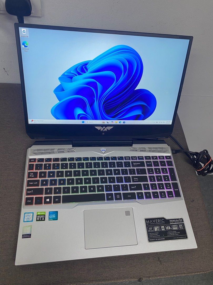 Maverick gaming laptop  rtx 2060 16gb ram 512gb new battery632267074222111114