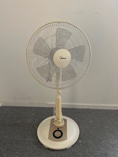 （分類：）位於 。 由 gab.lo 提交（商品編號 1383942255，圖片 1）。簡介： 。