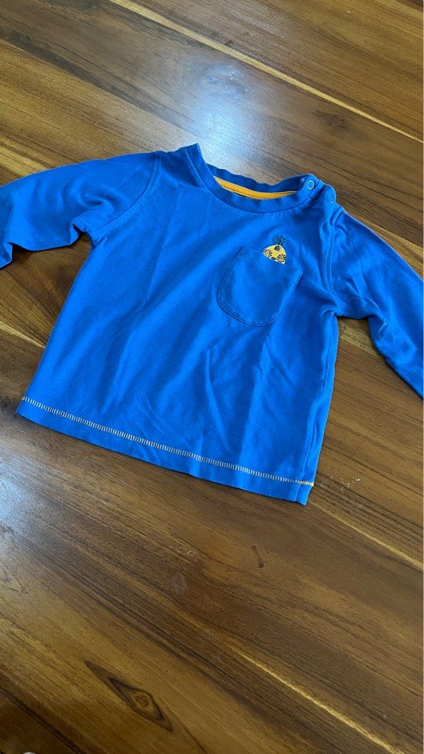 Mothercare (Kategori: 1 hingga 3 tahun) berada di Tangerang. Dikirim oleh nrumz (ID iklan 1384003529, Gambar 1). Deskripsi: Size 9-12 Month. Kondisi masih bagus, no defect, no noda. Harga nett. Yang mau-mau ajah. Untuk baju-baju bayi yang aku jual dan pilih itu kondisinya masih bagusssss ya gaes, gak ada noda. Bajunya hanya dipakai sekitar 2-3 x ajah. Baju dari anakku sendiri. Karena bayi cepet gedenya. .