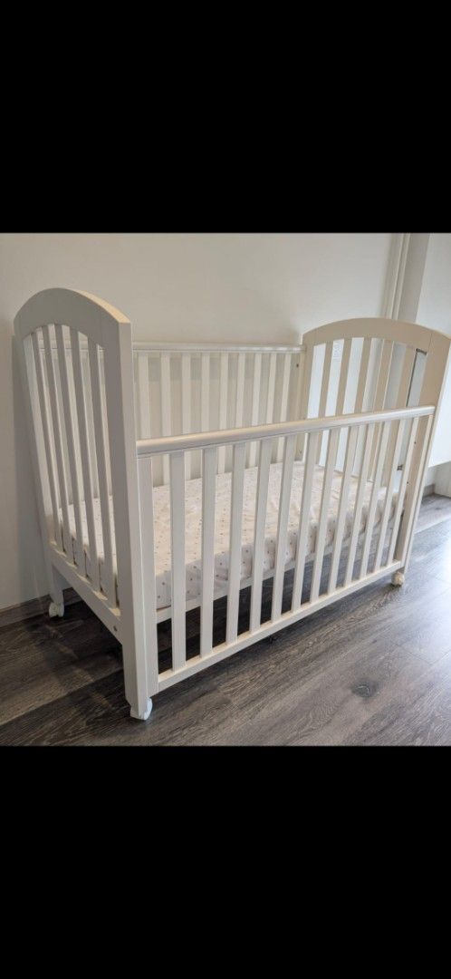 Mothercare Ashworth dropside baby cot (Category: Cots & Cribs) located in Kuala Lumpur. Submitted by shemy25 (Listing ID 1383880152, Image 3). Description: Mothercare Ashworth dropside baby cot Condition : Lightly used as we have another cot. And mostly in storage. • 3-Position adjustable base height (dropside frame) • The cot fits 120 cm x 60cm Mattress (not included) Self collect Bukit Bintang area..