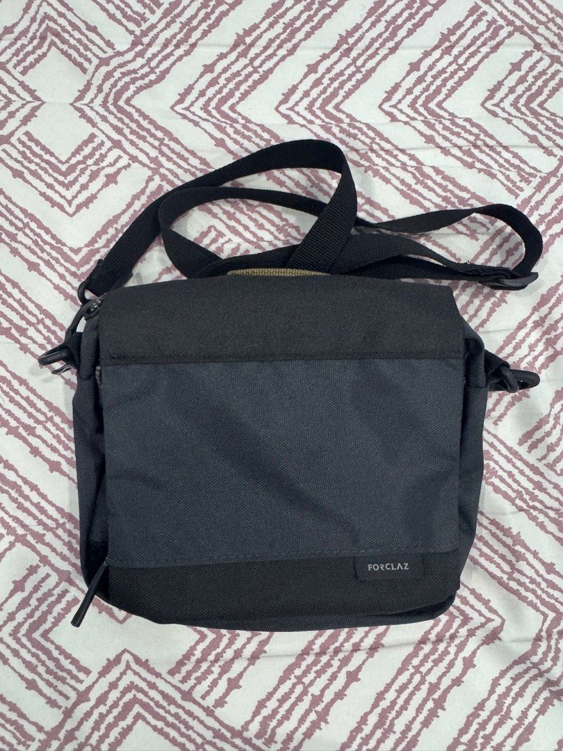 Multipocket bag (Category: Sling Bags) located in Kuala Lumpur. Submitted by fiqrizul7 (Listing ID 1383967937, Image 2). Description: Got a gift from a friend -use two times -smell fresh and clean -forclaz (decathlon) -postage RM6.