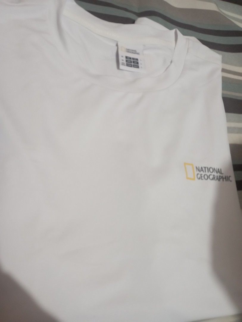 national geographic white shirt (Category: Tshirts & Polo Shirts ) located in Manila. Submitted by ren0997 (Listing ID 1384034801, Image 2). Description: declutter.