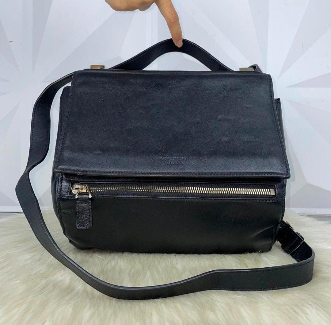Nett Givenchy Pandora Pure Black Leather sling bag