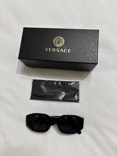 (Category: ) located in . Submitted by rizwanascloset (Listing ID 1384038372, Image 1). Description: .