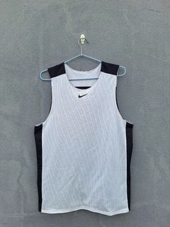 由 agoodthriftz (刊登 ID 1383949344，圖片 1) 提交，位於 的 (類別：)，說明：。