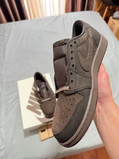 (Category: ) located in . Submitted by sidekick_sneakers (Listing ID 1383987837, Image 1). Description: .