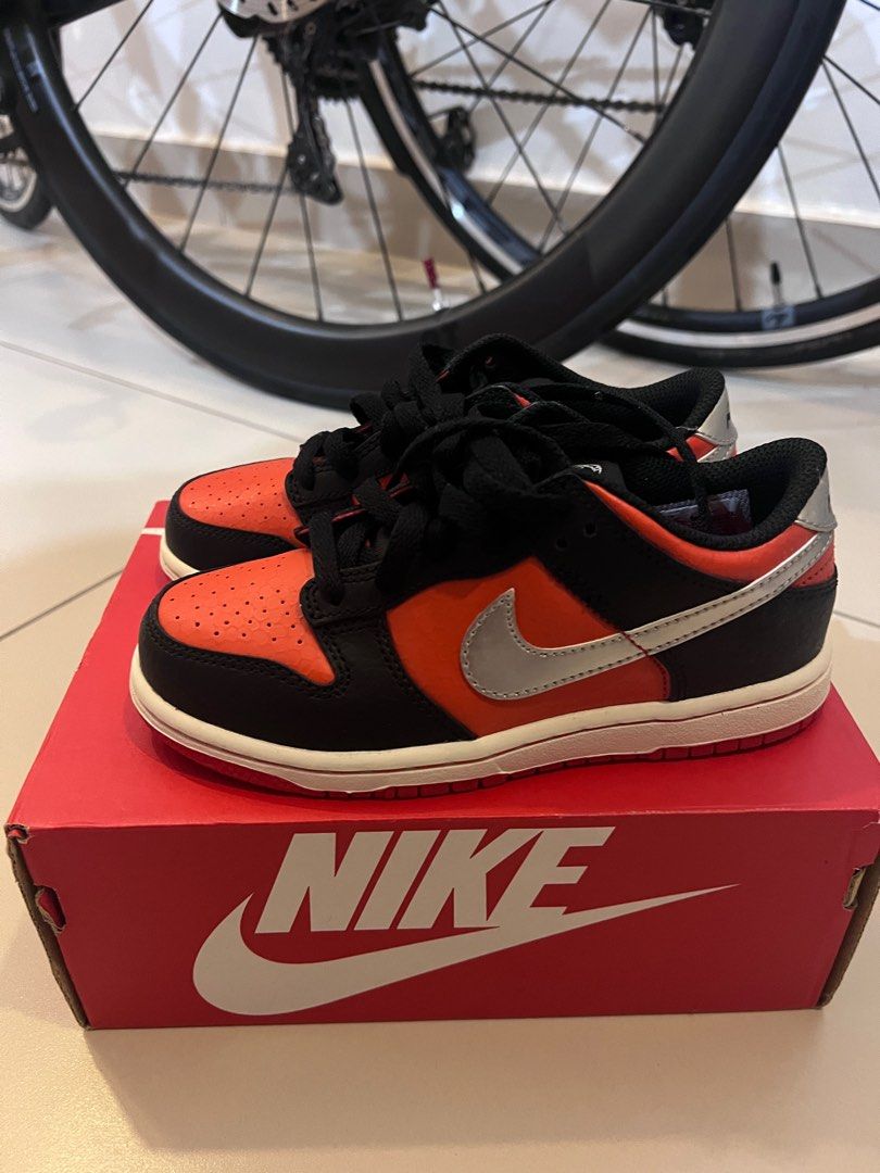 Nike Dunk Low (Category: Babies & Kids Fashion) located in Shah Alam. Submitted by momslittleheroes (Listing ID 1383919306, Image 3). Description: Size 13.