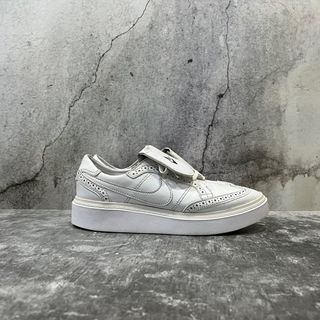 由 lorou_sneakers (刊登 ID 1384001429，圖片 1) 提交，位於 的 (類別：)，說明：。