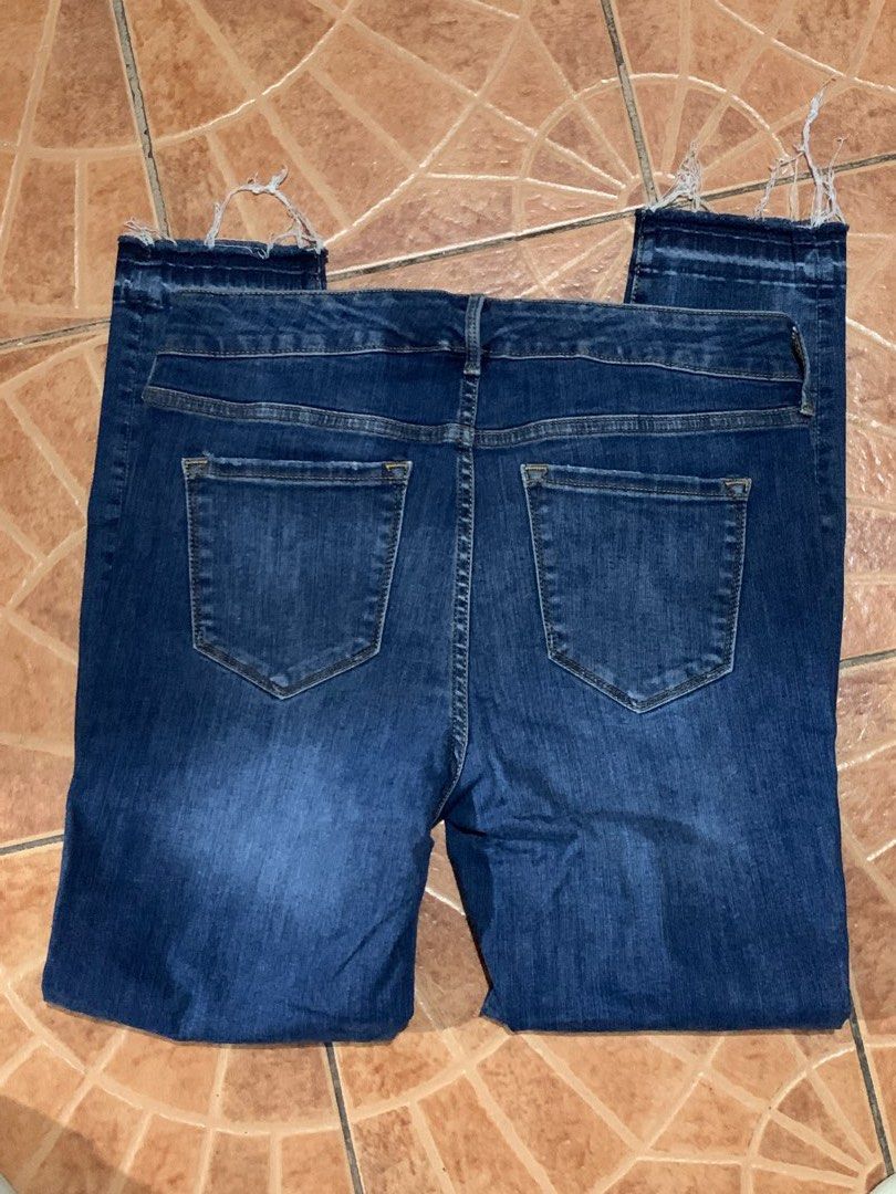 OldNavy RockStar Jeans Mid rise (Category: Jeans) located in Meycauayan. Submitted by SaveOnBrand (Listing ID 1383976650, Image 3). Description: Very stretchy Waist 16” to 20” Length 36”.
