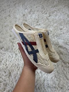 (Category: ) located in . Submitted by yougot.thrifted (Listing ID 1383916575, Image 1). Description: .