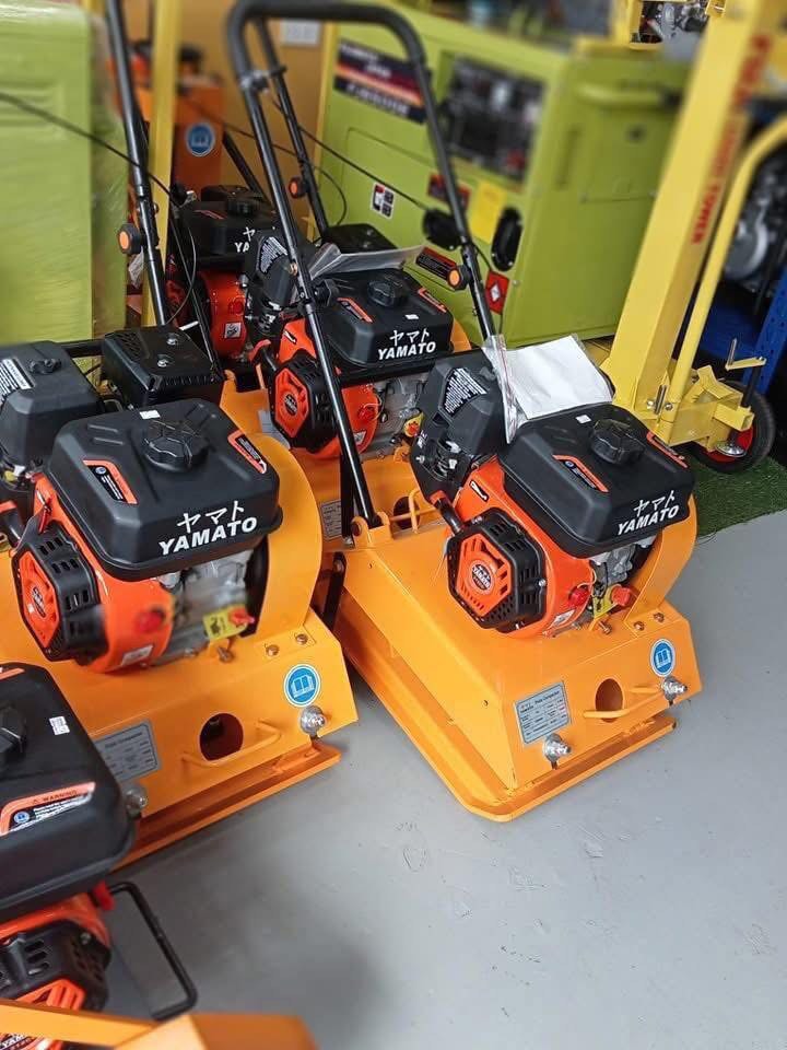 PLATE COMPACTOR, Commercial & Industrial, Construction & Building ...