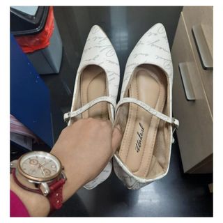 (Kategori: ) berada di . Dikirim oleh prelovedbyapriliaa (ID iklan 1383909009, Gambar 1). Deskripsi: .