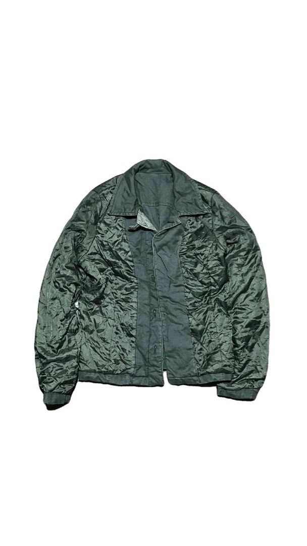 Pre-loved thick army green reversible jacket (Category: Coats, Jackets and Outerwear) located in Cabuyao City. Submitted by harthaaa (Listing ID 1383974581, Image 2). Description: 💋 used once 💋 size xs-semi-large 💋 high quality and perfect for cold weather 💋 first photo outfit inspo only 💋 other slides shows the reversible sides of the jacket.