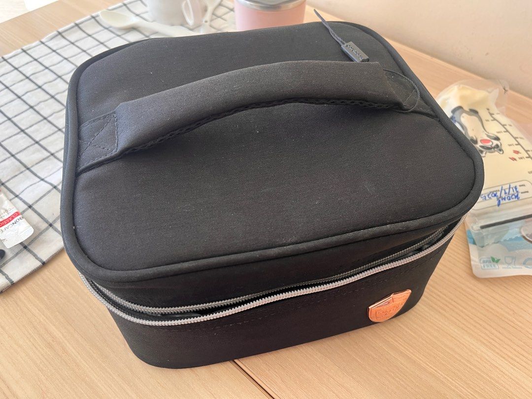 Princeton cooler bag single layer black (Category: Breastfeeding & Bottle Feeding) located in Rawang. Submitted by flouera (Listing ID 1383922722, Image 1). Description: Princeton Colour: Black Single layer Well used as per picture.