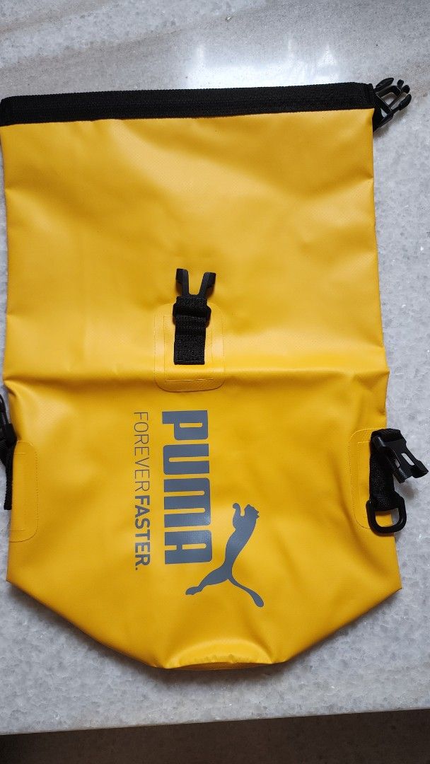 由 karenmt4569 (刊登 ID 1383912329，圖片 2) 提交，位於 台北市 (Taipei) 的 Puma 戶外運動防水包 (類別：其他運動配件)，說明：Puma 戶外運動防水包，無拆過新品，可於戶外活動，游泳衣物放置，非常方便輕盈的運動使用包。