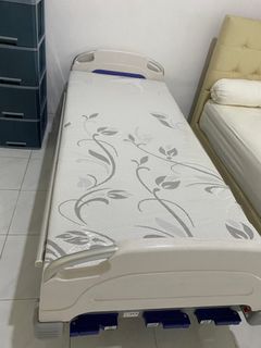 (Kategori: ) berada di . Dikirim oleh prelovedmargue (ID iklan 1383918444, Gambar 1). Deskripsi: .