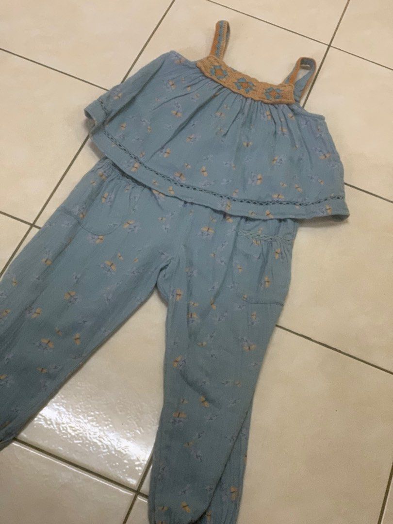 Set (Category: Babies & Kids Fashion) located in Ipoh. Submitted by fatimanaila (Listing ID 1383975825, Image 3). Description: Saiz 4-5y.