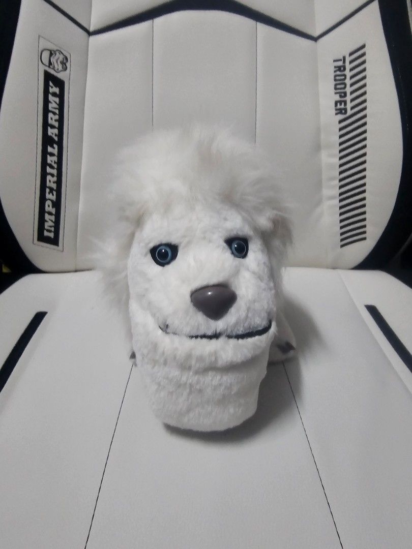 Shakurel White Lion (Category: Figurines & Statues) located in Cavite. Submitted by bleeeeeeep (Listing ID 1384017938, Image 1). Description: no flaws and tag.