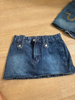 (Category: ) located in . Submitted by flourinedd (Listing ID 1383901243, Image 1). Description: .