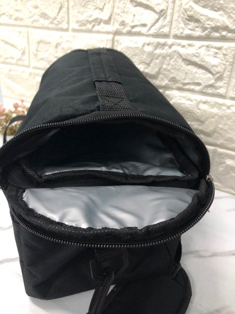Storage bottle milk bag (Category: Breastfeeding & Bottle Feeding) located in Kuala Lumpur. Submitted by noramira325sikin (Listing ID 1384036303, Image 2). Description: Double Layer Cooler Bag Cooler Bag for Milk Storage Bottles ( 2 Compartment) Rm8 Postage 8.