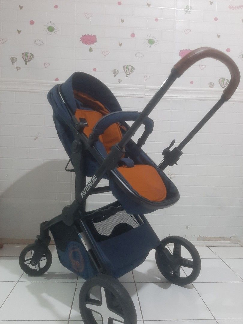 Stroller Babyelle Avenue (Kategori: Kereta, Kursi Goyang & Gendongan Bayi) berada di Depok. Dikirim oleh SehzadePreloved (ID iklan 1383971716, Gambar 3). Deskripsi: free laundry, siap pakai . minus pemakaian ,semua fungsi aman , Rem oke dan maneuver roda lancar , bisa langsung kerumah untuk cek bisa cod sekitaran margonda depok atau cempaka putih jakpus ,bisa pesan melalui toko oren juga wa 0895 3269 79759.