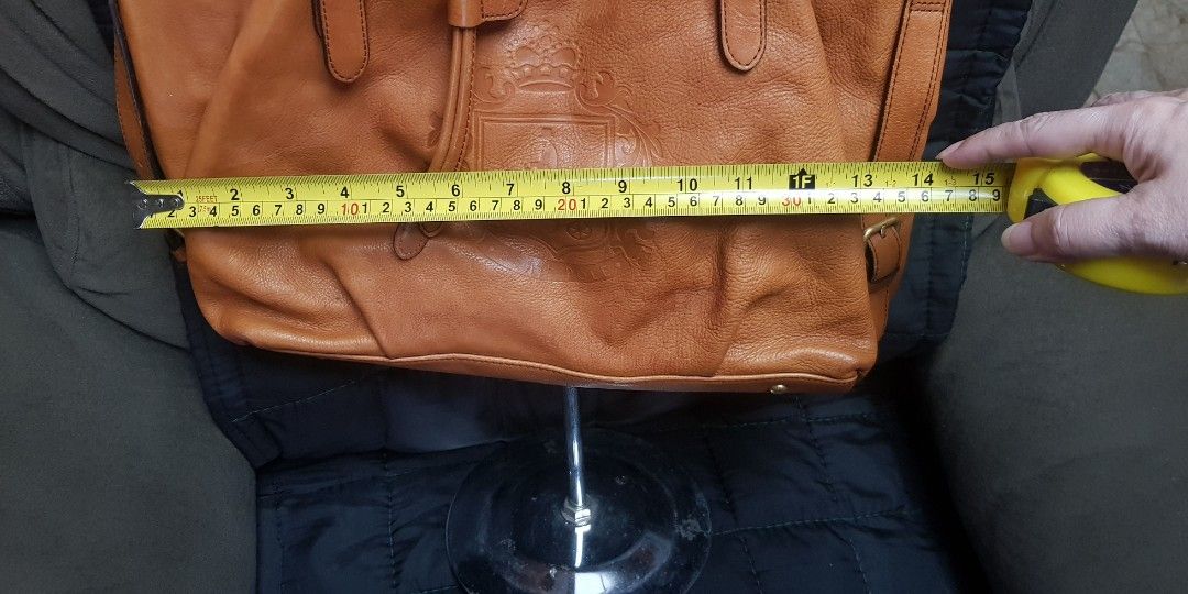 Tan (orangy) Beanpole hobo-shoulder bag (Category: Shoulder Bags) located in Quezon City. Submitted by practibagsplusmnl (Listing ID 1384024545, Image 2). Description: Tan (orangy) Beanpole hobo-shoulder bag.