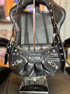 (Kategori: ) berada di . Dikirim oleh preluvbag (ID iklan 1384007559, Gambar 1). Deskripsi: .