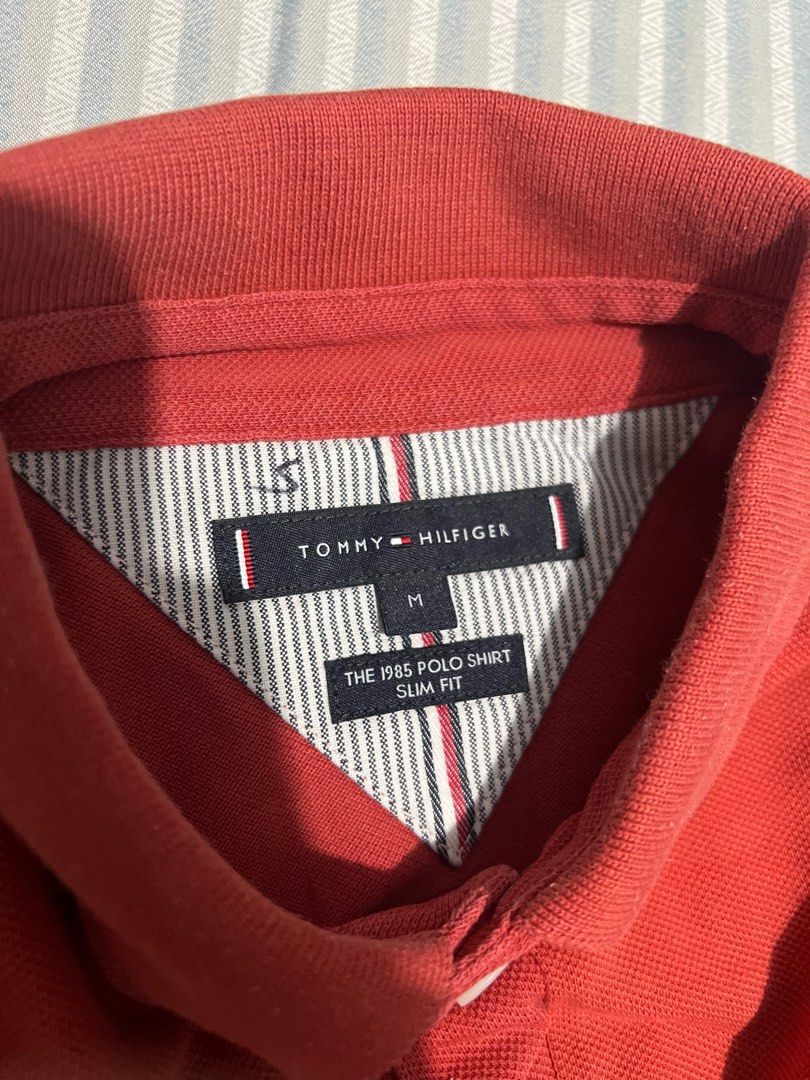 TOMMY HILFIGER (Category: Tshirts & Polo Shirts ) located in Daraga. Submitted by sudeee (Listing ID 1383988739, Image 2). Description: TOMMY HILFIGER Dimes: 21 x 28 Issue: Need Wash Color Rate: 9/10.