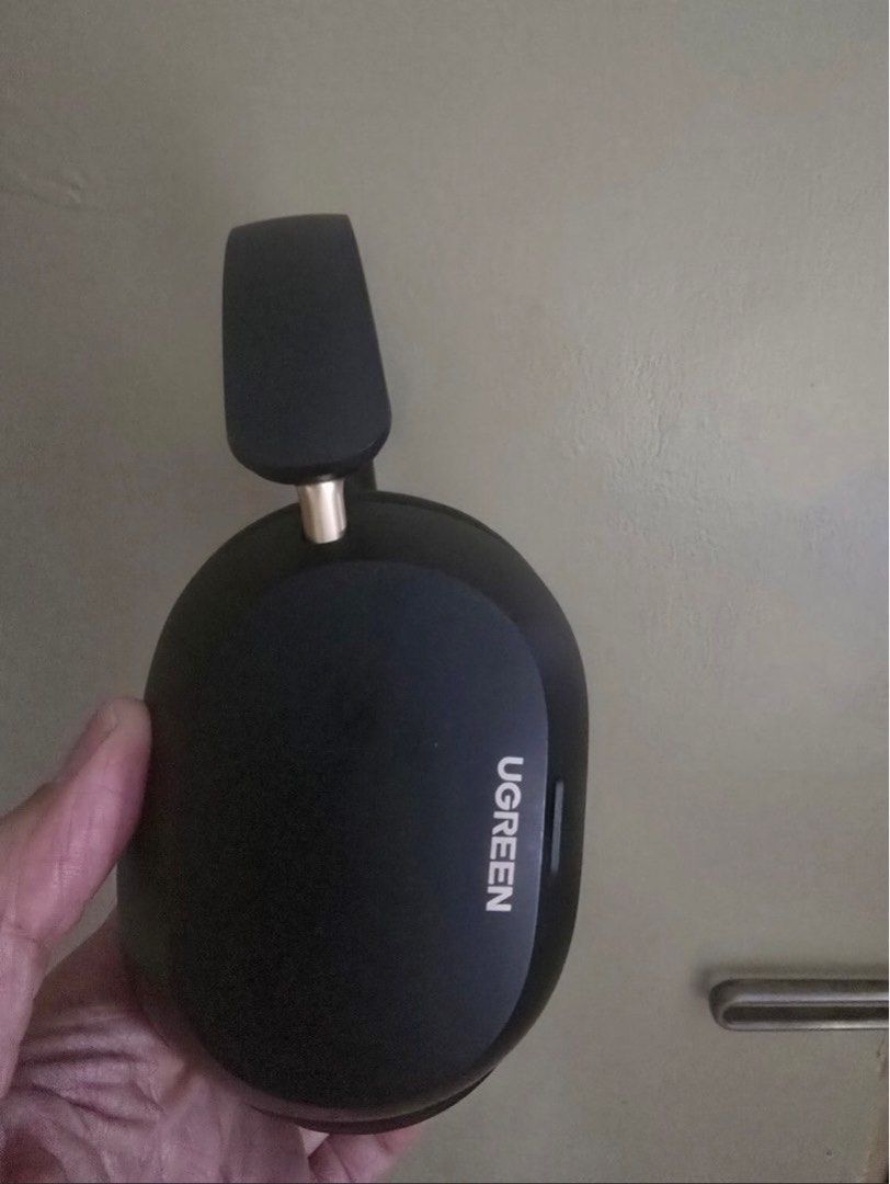 UGREEN HITUNE MAX 5C (Category: Headphones & Headsets) located in Antipolo. Submitted by justfrancexoxo (Listing ID 1383876161, Image 1). Description: Twice lang nagamit with box and price tag pa , RFS , ANLAKI DI BAGAY SA ULO KO LAST PRICE NAPO BIBILI KASE AKO NG BAGO .