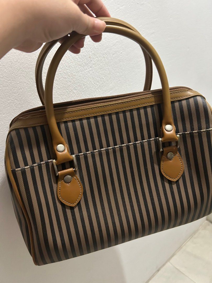Vintage Fendi Bag (Category: Cross-body Bags) located in Binan City. Submitted by apparel30 (Listing ID 1384000011, Image 2). Description: No flaws NGA Zipper replaced (ykk zipper) Sling missing Free shipping fee.
