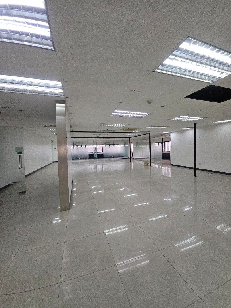 Whole Office Spaces RFO at Ortigas CBD (Category: Commercial) located in Pasig City. Submitted by ortigasrealestatecom.co (Listing ID 1383970897, Image 3). Description: It is a whole Floor Office Space for Lease at ORTIGAS CBD! STRATA 2000 CONDOMINIUM CORPORATION F. Ortigas Jr. Avenue Road, Ortigas Center, Pasig City Ready for Occupancy Whole Floor With Occupancy Permit Area :-1000sqm Rate: - Php600/sqm plus Vat plus Dues Association Dues : Php69