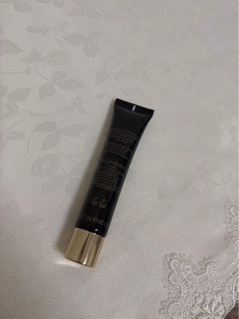 由 a09391175728498 (刊登 ID 1384046387，圖片 2) 提交，位於 桃園市 (Taoyuan) 的 Ysl 名模肌密光燦水凝露 (類別：化妝品)，說明：只用過3次，擦臉的東西太多後面發現用不到，原價2350，大桃園都可面交，送ysl 活萃舒芙蕾乳霜試用包*1。