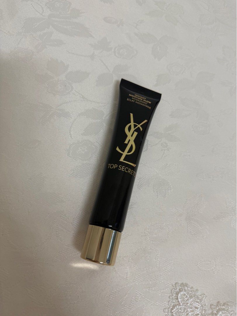 由 a09391175728498 (刊登 ID 1384046387，圖片 1) 提交，位於 桃園市 (Taoyuan) 的 Ysl 名模肌密光燦水凝露 (類別：化妝品)，說明：只用過3次，擦臉的東西太多後面發現用不到，原價2350，大桃園都可面交，送ysl 活萃舒芙蕾乳霜試用包*1。