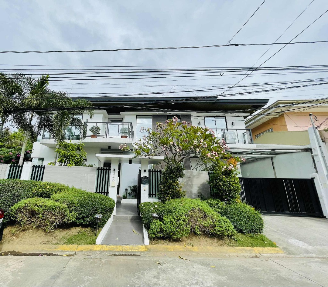 (Category: ) located in . Submitted by rmvlistings (Listing ID 1378682019, Image 1). Description: .