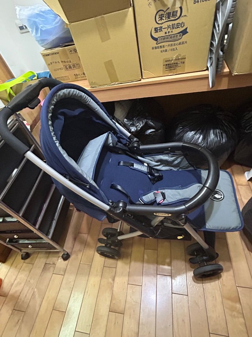 由 mn1491491365259 (刊登 ID 1378551698，圖片 2) 提交，位於 高雄市 (Kaohsiung) 的 兒童推車 (類別：其他外出用品)，說明： 可雙向、功能正常、附雨罩、蚊罩。