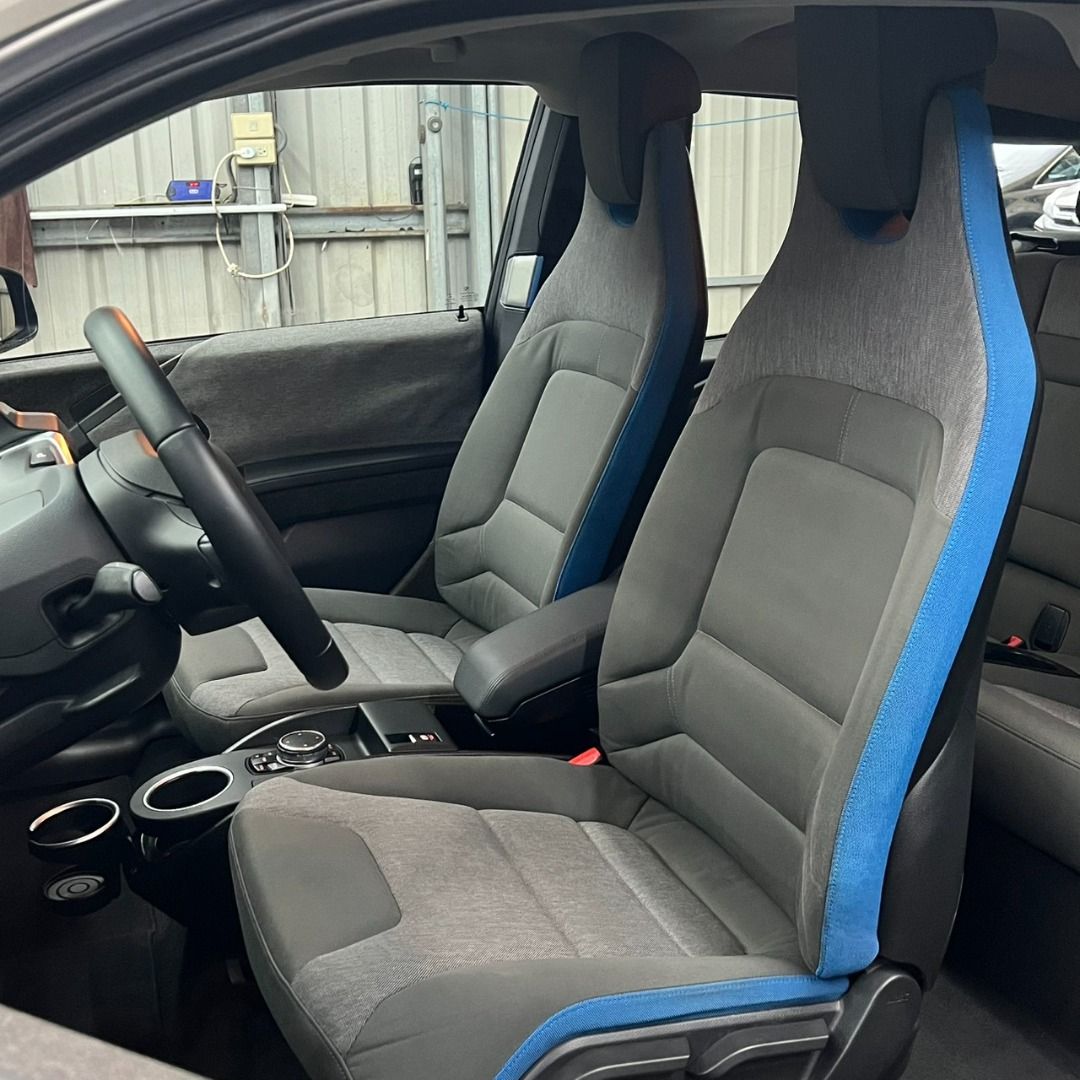 由 baby5201310 (刊登 ID 1378600798，圖片 3) 提交，位於 新北市 (New Taipei) 的 售 2016年 BMW I3 REx增程版電動車 新車牌價259萬 (類別：汽車出售)，說明：售 2016年 BMW i3 REx 增程版電動車 新車牌價259萬 現在入手超划算 免牌照燃料稅 超省錢！ 原版件 無事故 無泡水 一手中古車 不會有里程焦慮的電動車 就算電力用盡，也不擔心 擁有650cc 雙缸汽油引擎 僅作為發電用途，不直接驅動車輪 里程數5萬公里（里程保證） 可車換車 全額貸 可協助結清換車 現售：65萬 （實車實價/誠可議價） 。