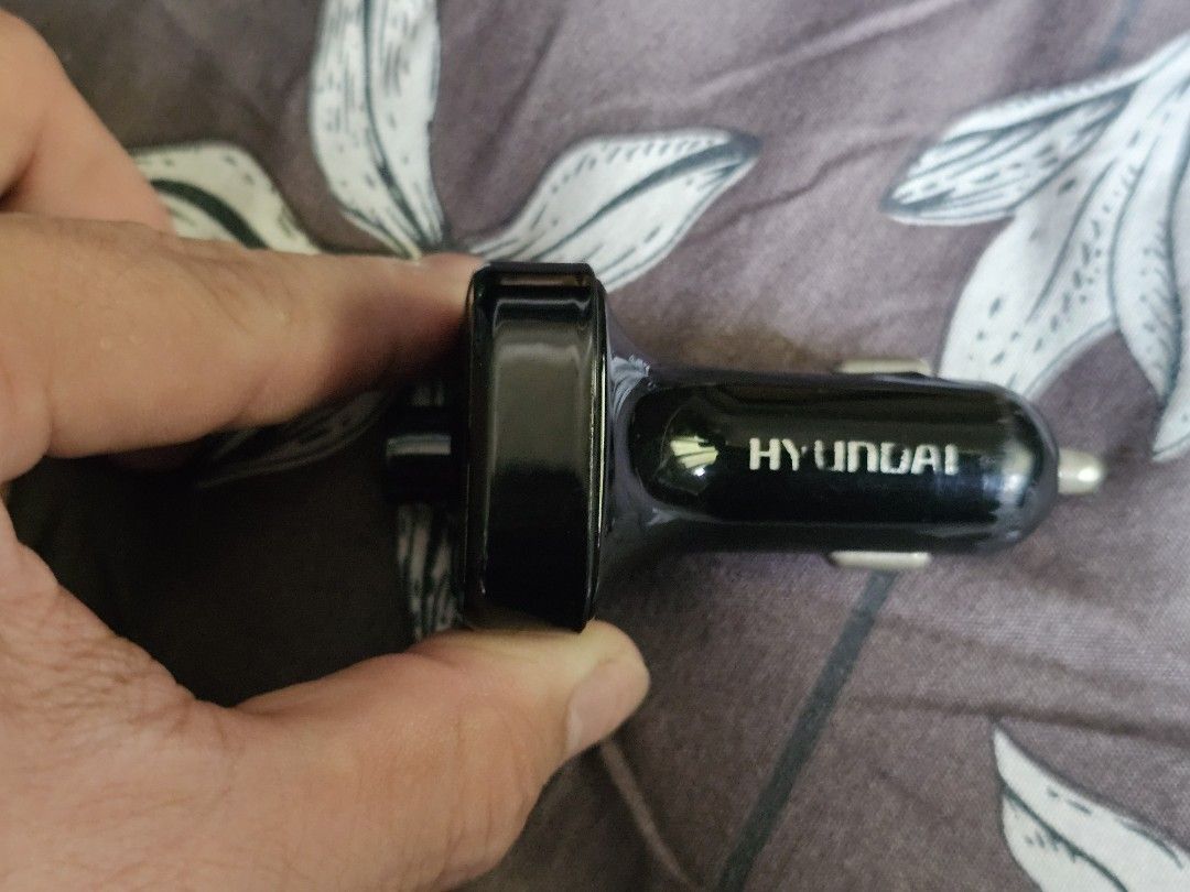 由 st61009 (刊登 ID 1378639795，圖片 2) 提交，位於 台中市 (Taichung) 的 車用 藍牙 FM 播放器 USB充電孔 (類別：汽機車零配件)，說明：功能正常有使用痕跡， 因為使用不到故出售,， 有問題可先聊聊。。