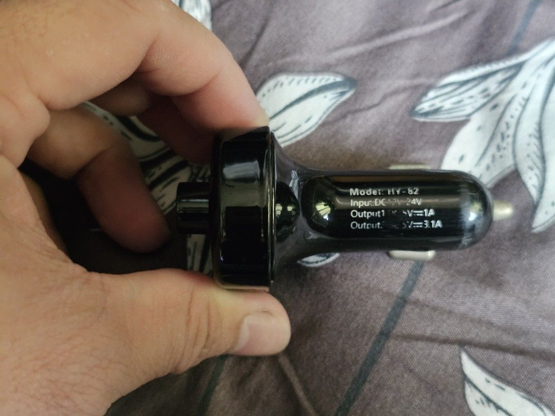 由 st61009 (刊登 ID 1378639795，圖片 3) 提交，位於 台中市 (Taichung) 的 車用 藍牙 FM 播放器 USB充電孔 (類別：汽機車零配件)，說明：功能正常有使用痕跡， 因為使用不到故出售,， 有問題可先聊聊。。