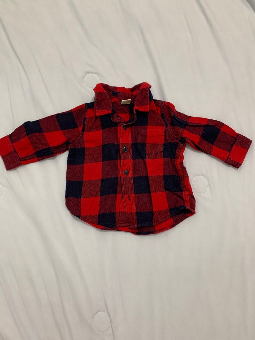 由 rubylin0204 (刊登 ID 1378615436，圖片 1) 提交，位於 台北市 (Taipei) 的 二手 GAP baby 紅格紋襯衫 格子 上衣 帥氣 男寶女寶 尺寸6-12M 售100元 (類別：嬰兒及兒童流行時尚)，說明：二手 GAP baby 紅格紋襯衫 格子 上衣 帥氣 男寶女寶 尺寸6-12M 售100元。