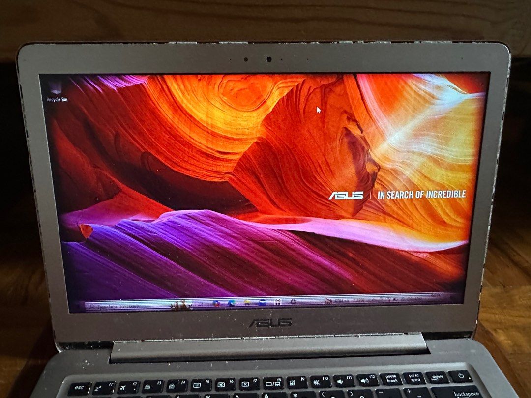 Asus i5-7th gen UX330U laptop (Category: Laptops & Notebooks) located in Singapore. Submitted by ml5fjs8 (Listing ID 1378611493, Image 2). Description: Some keys missing on keyboard Screen faulty If u need charger add $10 .