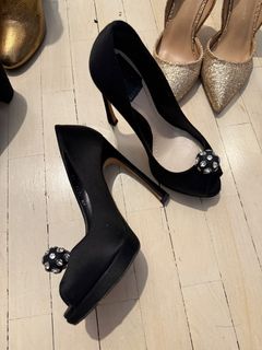 36 shoes Collection item 1