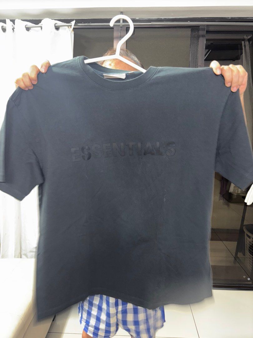 Authentic Essentials Fear of God oversized black t-shirt. (Category: Tshirts & Polo Shirts ) located in Pasig City. Submitted by jadenmacalintal222 (Listing ID 1378650712, Image 1). Description: Authentic Essentials Fear of God oversized black t-shirt. ✔️ High quality ✔️ Comfortable and stylish ✔️ Perfect for casual or streetwear fits 🔹 Size: Large 🔹 Color: Black 🔹 Made in Vietnam 🔹 Condition: [Brand new/Lightly used] (put your item’s conditi