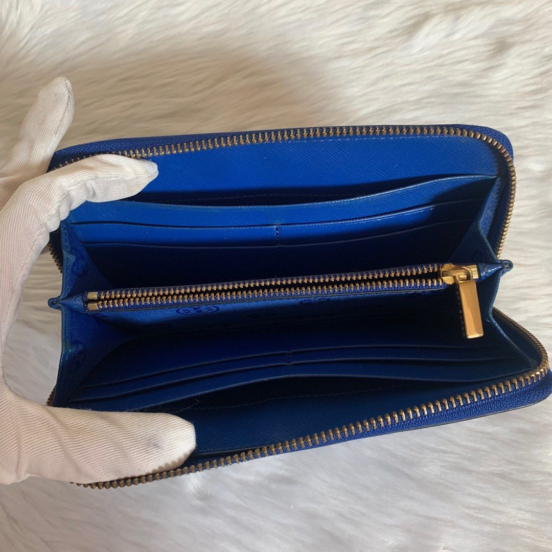 Authentic Preloved Tory Burch Long Wallet (Category: Luxury Bags & Wallets) located in Quezon City. Submitted by tokyoluxestuff2013 (Listing ID 1378619426, Image 3). Description: Preloved Authentic Tory Burch Long Wallet Shipping via LBC/ Grab/ Lalamove Add shipping fee .