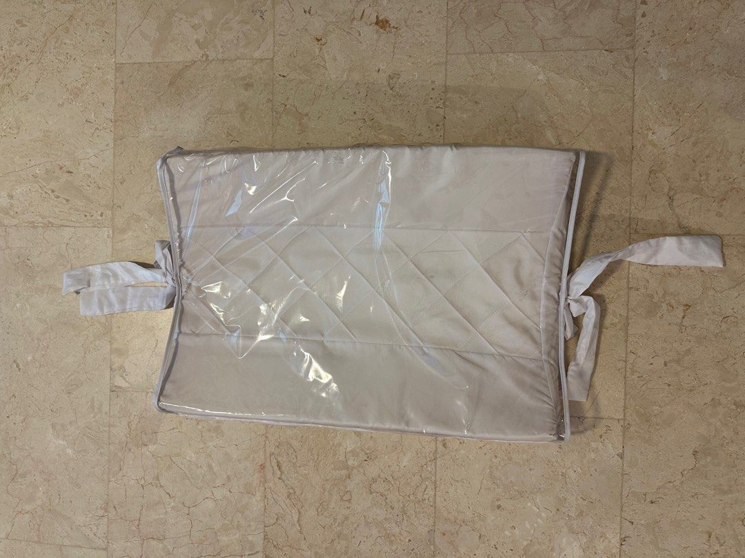 Baby changing pad/ bed (Category: Baby Toiletries & Grooming) located in Singapore. Submitted by artem22302921 (Listing ID 1378642121, Image 1). Description: Baby changing pad with plastic protection. Not using it anymore therefore giving it off free. Please arrange for pick up from Sixth Avenue if interested. .