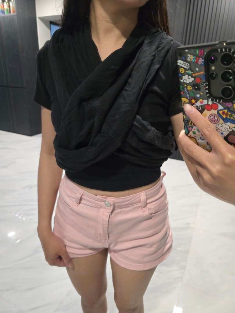 Baby K'Tan Breeze XS baby carrier (Category: Carriers & Slings) located in Singapore. Submitted by munyee90 (Listing ID 1378630530, Image 1). Description: Well used K'Tan Breeze Baby Carrier in black - The mesh material make it more airy and comfortable for baby.