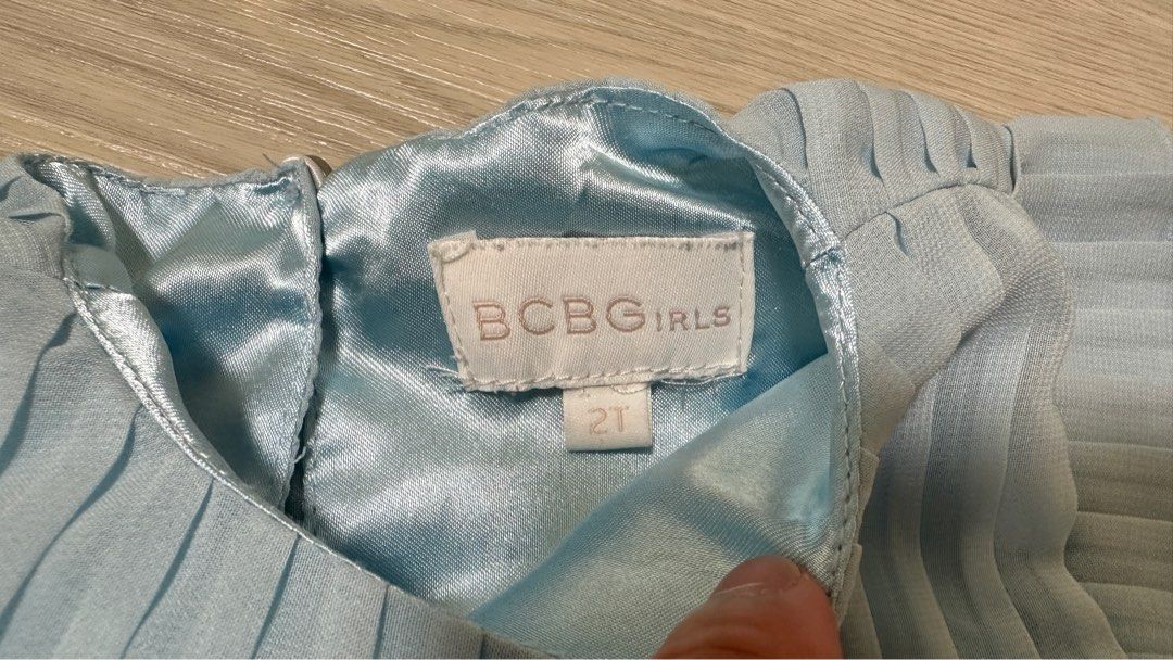 由 sellitout (刊登 ID 1378590845，圖片 2) 提交，位於 台中市 (Taichung) 的 BCBGirls 女童裝 (類別：嬰兒及兒童流行時尚)，說明：衣況如圖。。