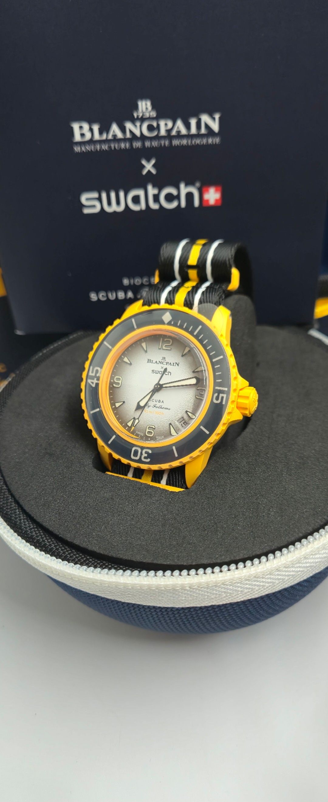 Blancpain x swatch (Category: Men's Watches) located in Makati City. Submitted by jericho08 (Listing ID 1378701408, Image 3). Description: bnew blancpain x swatch pacific ocean.